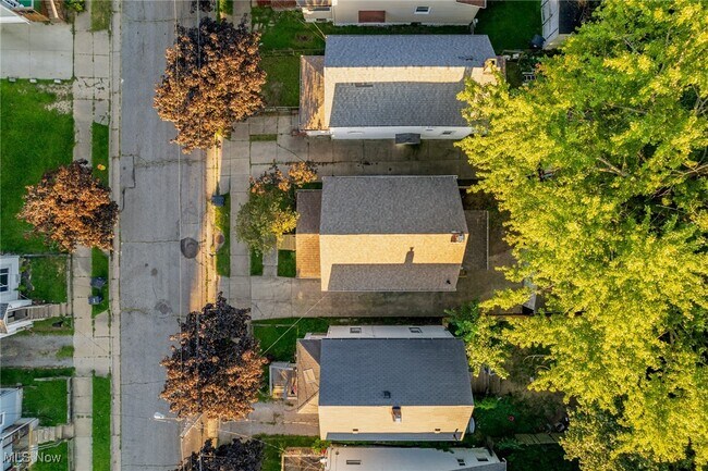 Building Photo - 312 Upland Ave