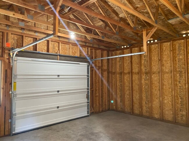 Building Photo - ? Cozy Charm on Almost an Acre in La Pine ?