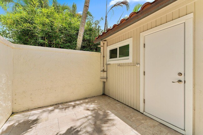 Building Photo - 107 Mako Ln