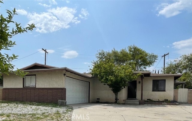 Primary Photo - 172 E Ramona Dr