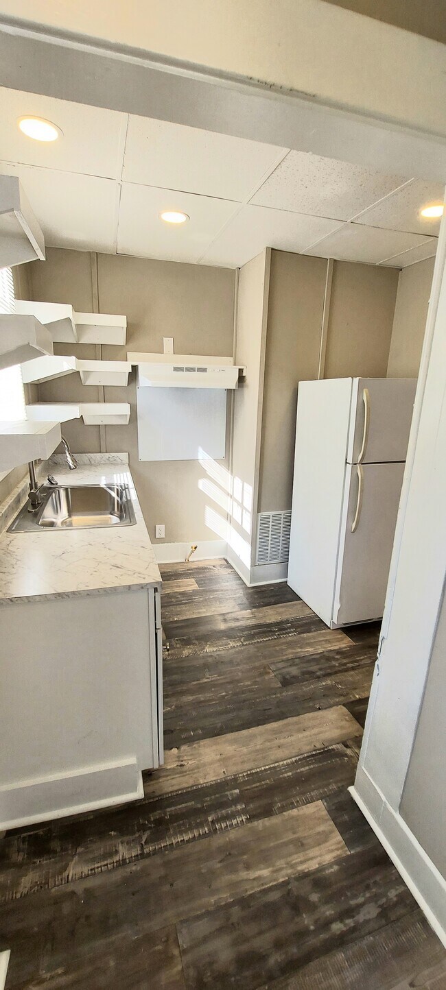 Building Photo - 2411 Wrightsboro Rd