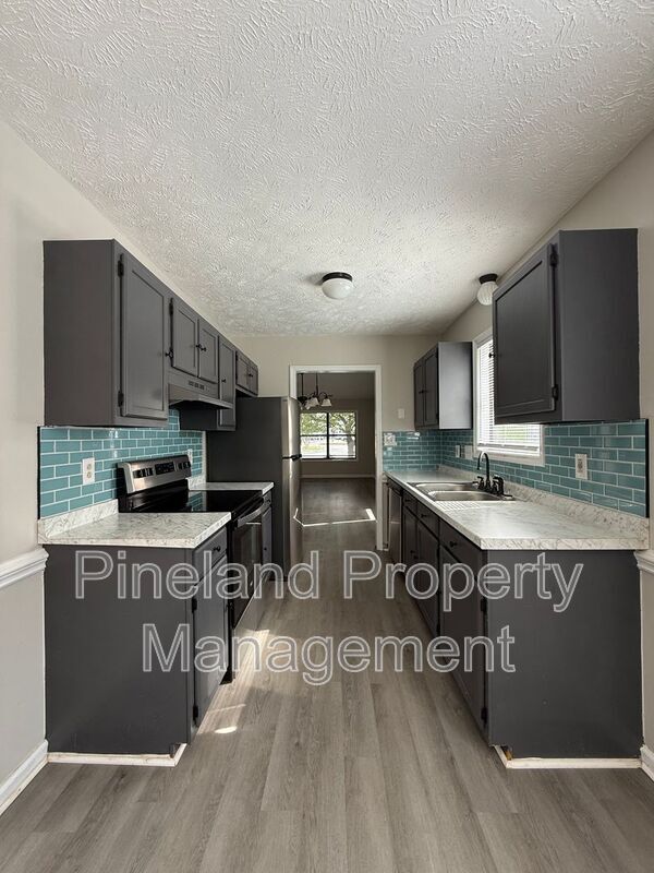 Building Photo - 187 Aloha Dr
