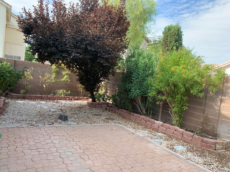 Building Photo - 8563 Stone Mill Way