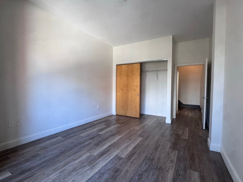 Building Photo - 147 E Berkeley St
