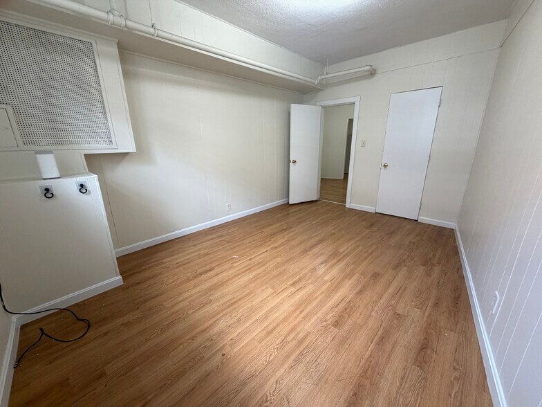 Building Photo - 131 Sutherland Rd