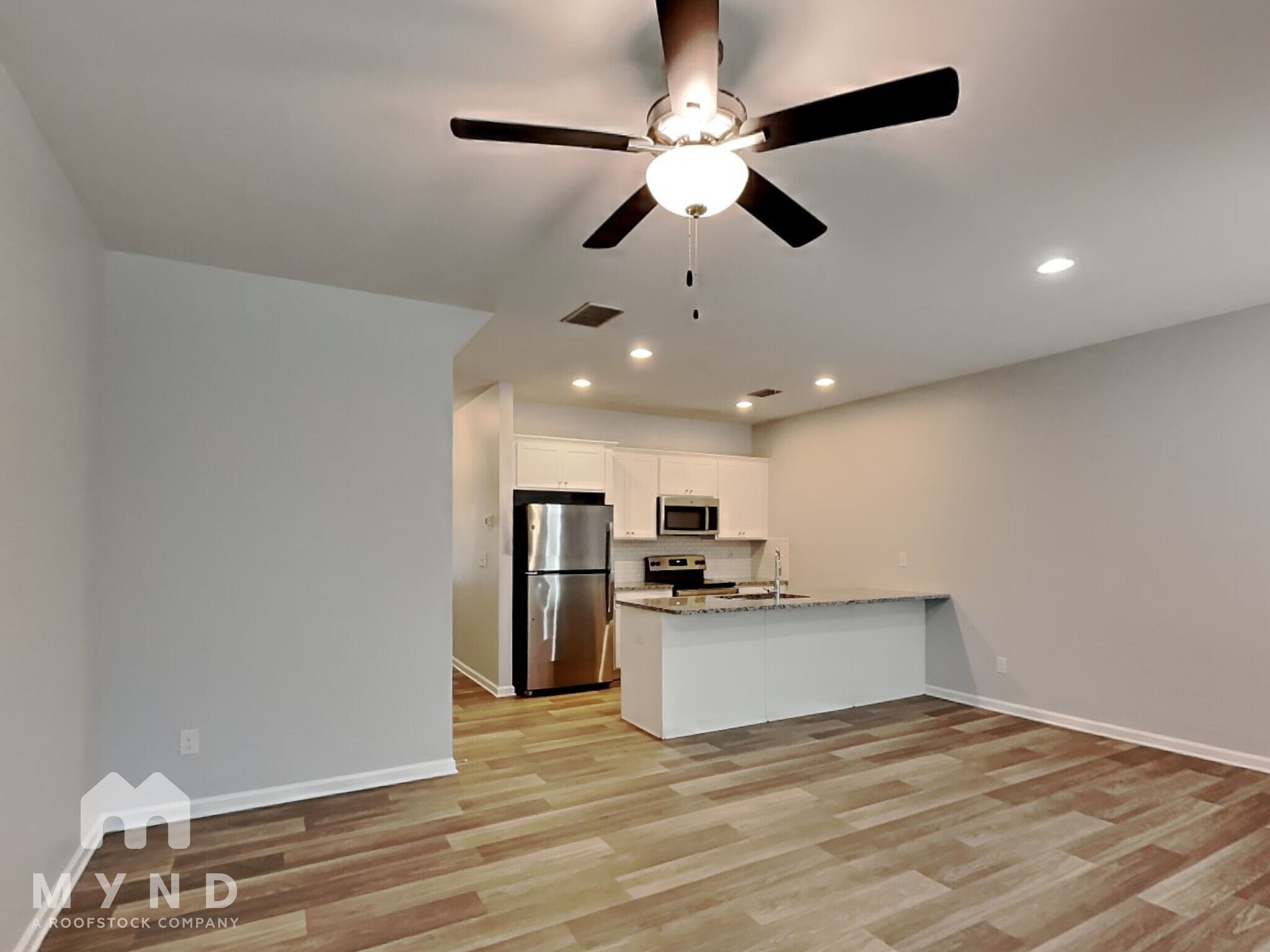 Building Photo - 2909 Ridgeview Dr