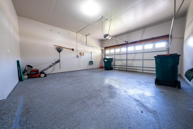 Building Photo - 12101 Waconia Cir NE