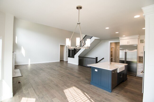 Building Photo - Gorgeous 2-Story Home In a Gated Community!