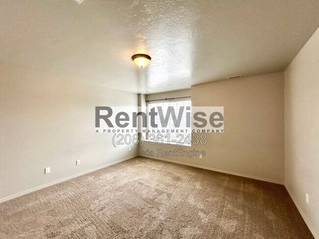 Building Photo - 119 E Walcott Lake Dr