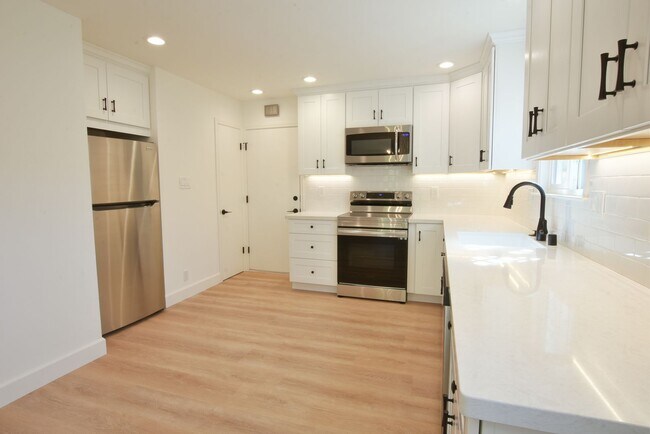 Building Photo - Beautifully Remodeled 3 Bedroom 2 Bath in Desirable Campbell Neighborhood