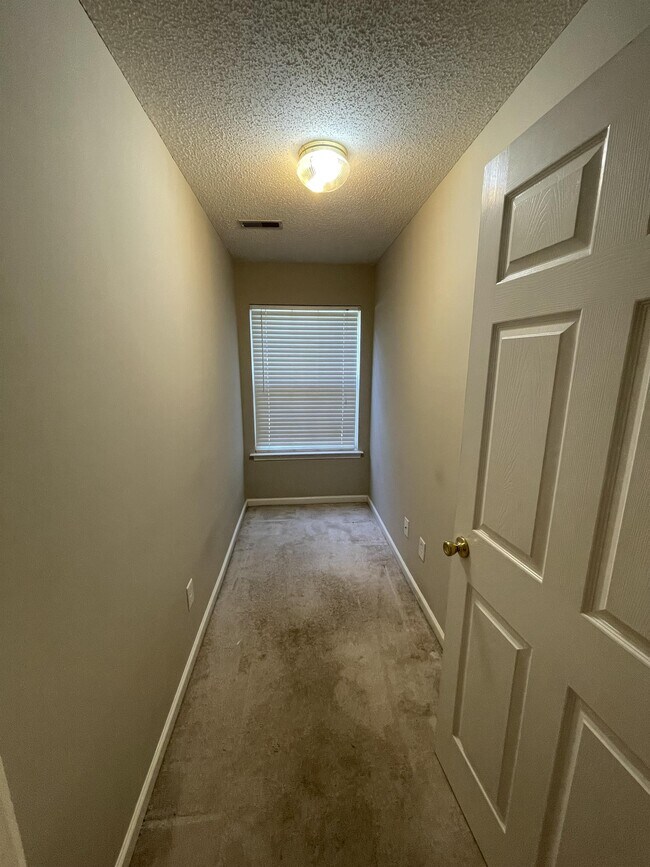 Building Photo - 2129 Sanderling Dr