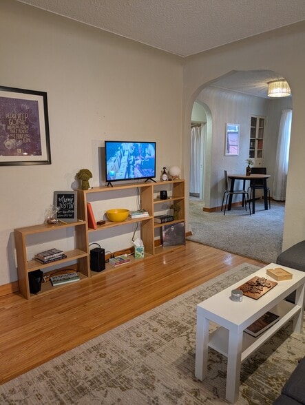 Building Photo - 601 N Front St