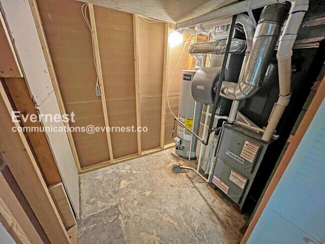 Building Photo - 19220 E 5th St Ct N