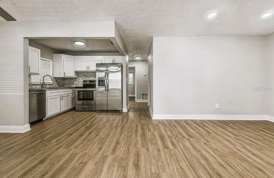 Building Photo - 10215 N 23rd St