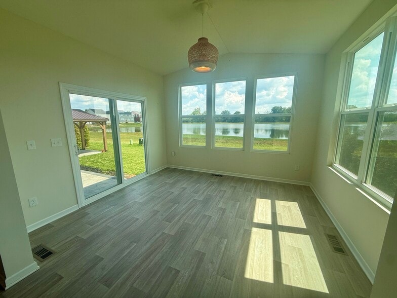 Sun Room - 2062 Broccoli Dr