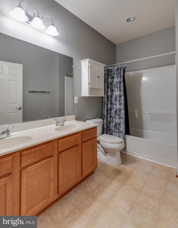 Building Photo - 44241 Beaver Creek Dr