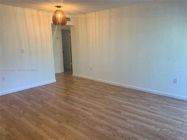 Building Photo - 2460 SW 18th Ave