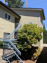 Building Photo - 2 Bedroom Condo on Country Club Road