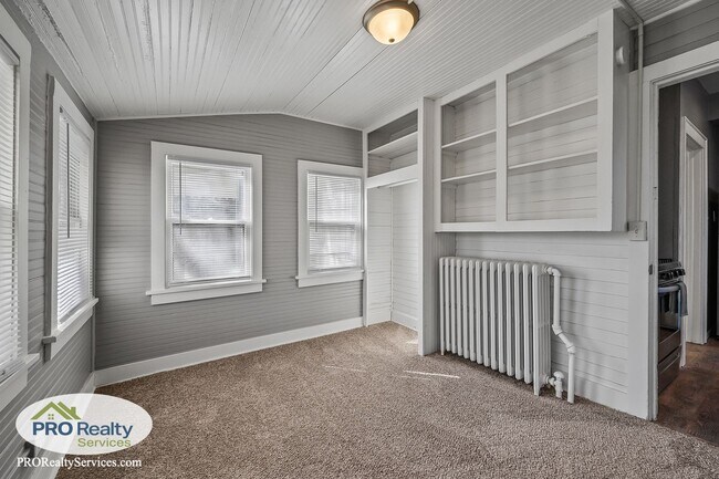 Building Photo - 3 Bedroom Home in South Minneapolis