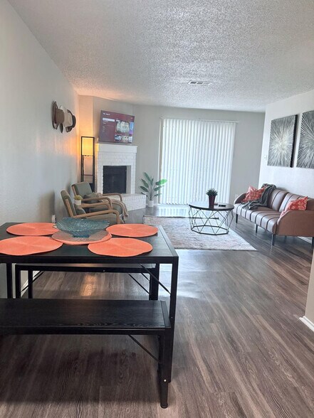 Building Photo - 111 W William Cannon Dr