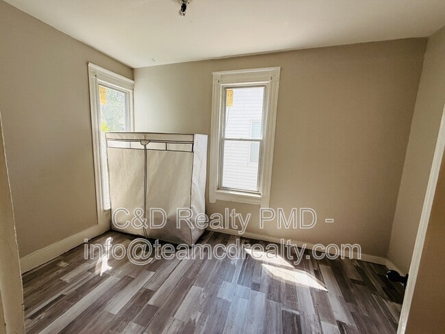 Building Photo - 3838 Marvin Ave