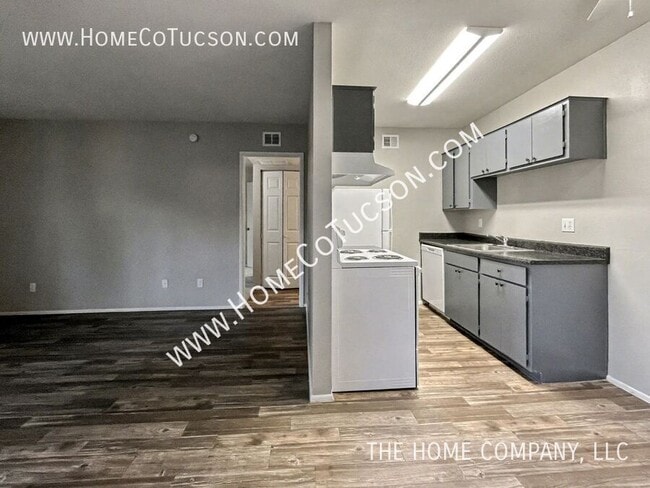 Building Photo - 3993 N Campbell Ave