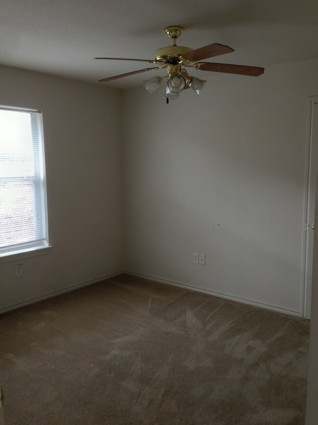 Building Photo - Duplex