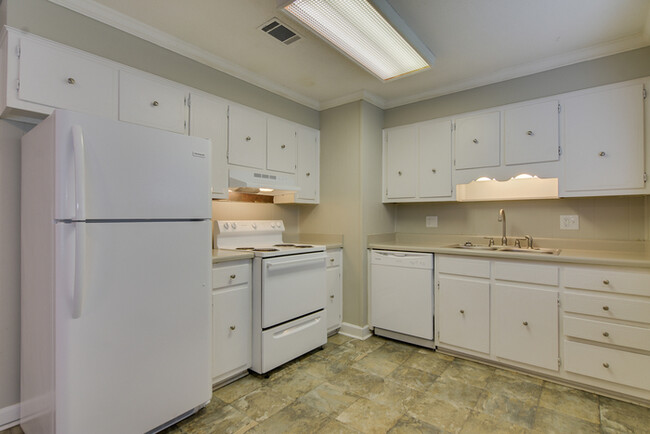 Building Photo - 3 Bedroom Augusta Home