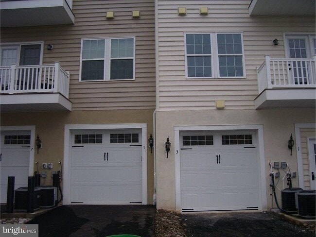 Building Photo - 1 Eagle Ln