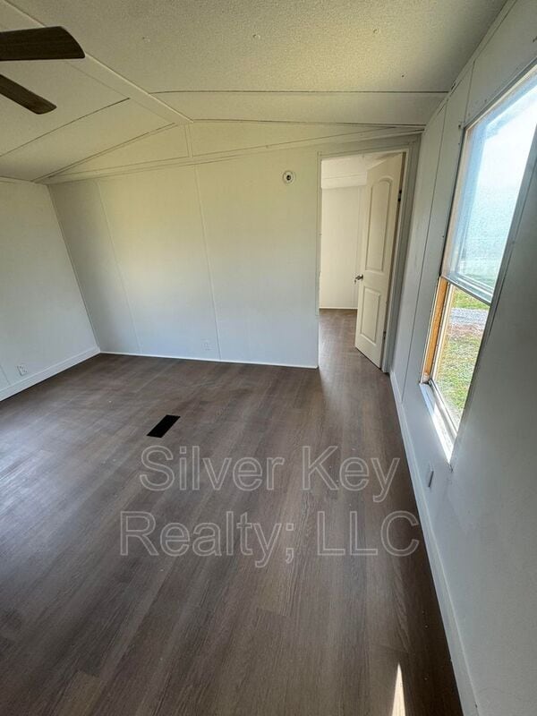 Building Photo - 3631-3637 Sweetwater Vonore Road