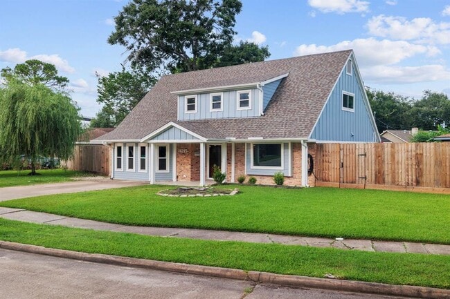 Building Photo - 11215 Sageway Dr
