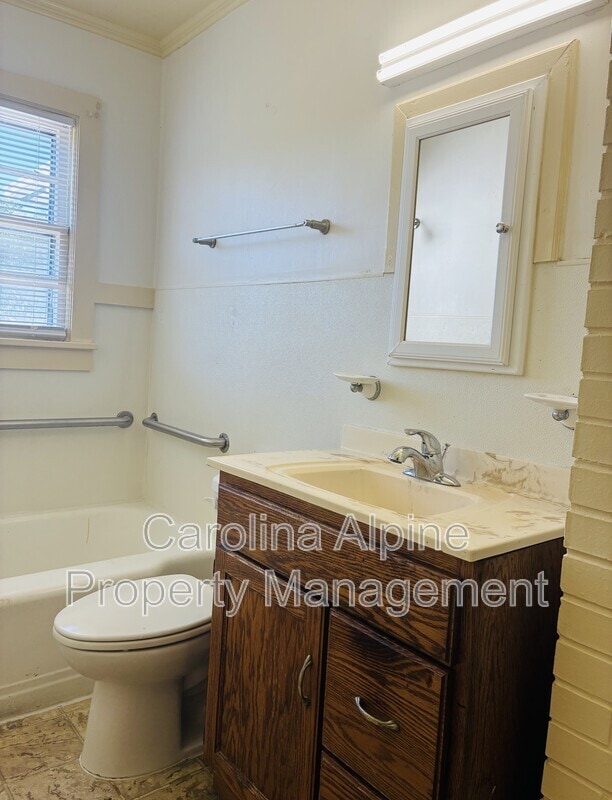 Building Photo - 408 N Caldwell St