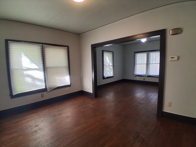 Building Photo - 9 State-S