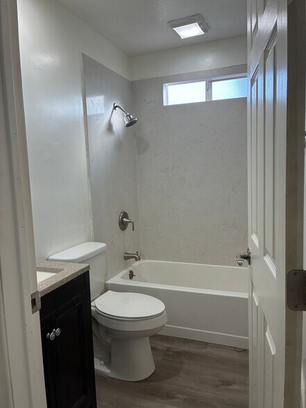 Building Photo - 416 3rd St