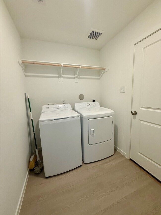 Building Photo - 28730 Texas Plns Dr