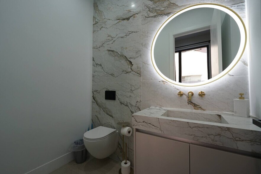 Building Photo - 1812 Miami Rd