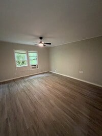 Building Photo - 310 N Rock Island St