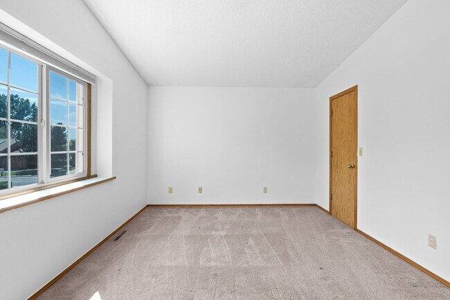 Building Photo - Spacious 4 Bedroom Home in Longmont