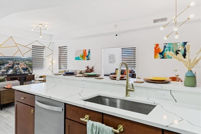 Building Photo - 642 Wells Ct