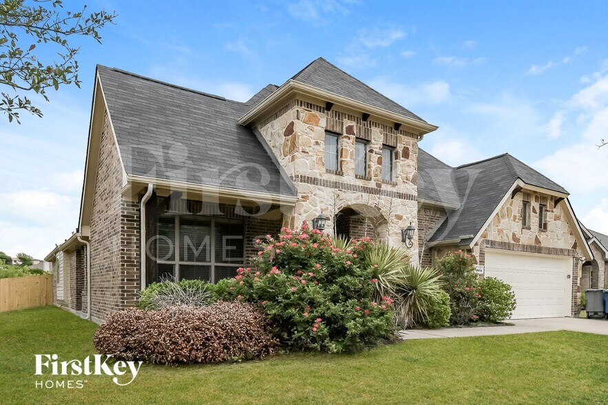 Building Photo - 5854 Cliff Ridge Dr