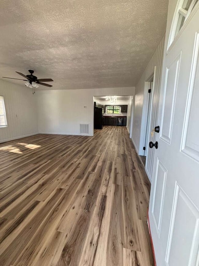 Building Photo - 509 E Forrest St