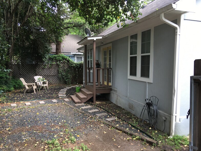 Front of this charming cottage - 4302 Duval Street