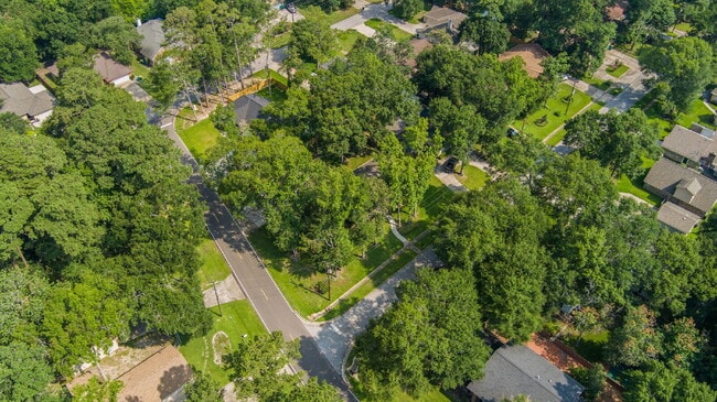 Building Photo - Experience the Golf Course Lifestyle in Panorama Village Enjoy the best of community living in th...