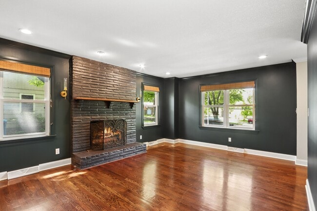 Building Photo - 8125 Lamar Ave