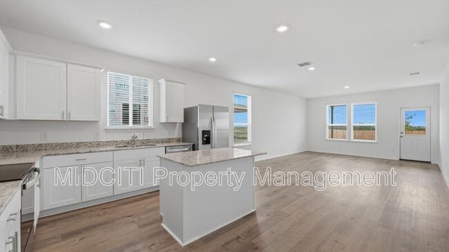 Building Photo - 966 Bluegrass Pt
