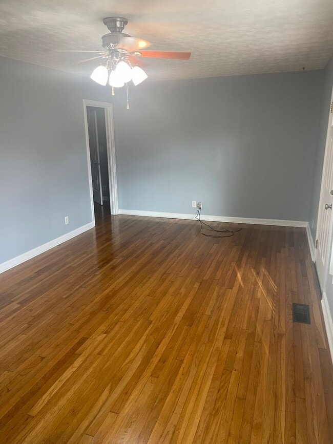 Building Photo - House for rent