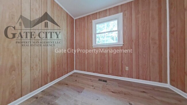 Building Photo - 3205 Pine Valley Rd