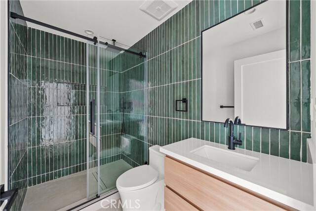 Building Photo - 6607 Troost Ave