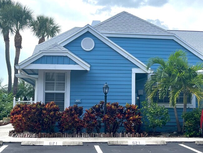 Building Photo - 621 Ocean Dunes Cir