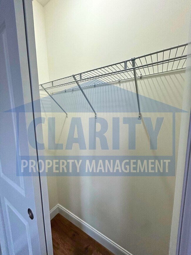 Building Photo - Two bedroom townhome in great, central location!